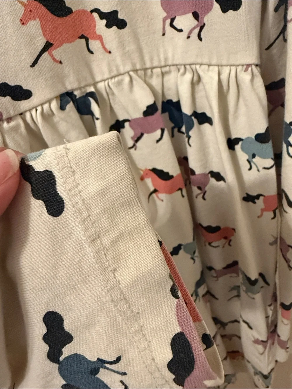 Hanna Andersson Cream Nightgown with Multicolor Horse Print